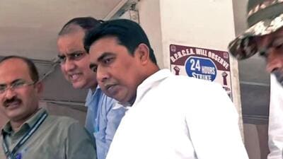 Central Bureau of Investigation officials take suspended Trinamool Congress strongman and Sandeshkhali incident accused Shahjahan Sheikh to Basirhat Court, in Kolkata (ANI) Central Bureau of Investigation officials take suspended Trinamool Congress strongman and Sandeshkhali incident accused Shahjahan Sheikh to Basirhat Court, in Kolkata (ANI)