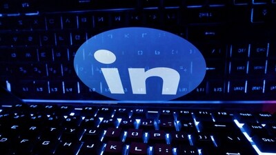 FILE PHOTO: A keyboard is placed in front of a displayed LinkedIn logo in this illustration taken February 21, 2023. REUTERS/Dado Ruvic/Illustration/File Photo (REUTERS)
