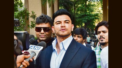 Mumbai, India – April 13, 2024: Actor Sahil Khan leaves the Mumbai Police Headquarters after the interrogation in the Mahadev App case, at the CP office, in Mumbai, India, on Saturday, April 13, 2024. (Photo by Bhushan Koyande/HT Photo) Mumbai, India – April 13, 2024: Actor Sahil Khan leaves the Mumbai Police Headquarters after the interrogation in the Mahadev App case, at the CP office, in Mumbai, India, on Saturday, April 13, 2024. (Photo by Bhushan Koyande/HT Photo)