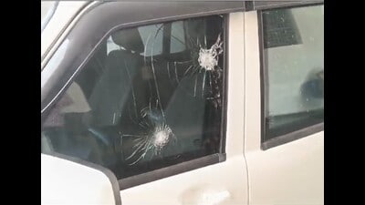 The inspector was in his private bulletproof Mahindra Scorpio car, with his gunman, when he was fired upon around 11 pm. (HT photo) The inspector was in his private bulletproof Mahindra Scorpio car, with his gunman, when he was fired upon around 11 pm. (HT photo)