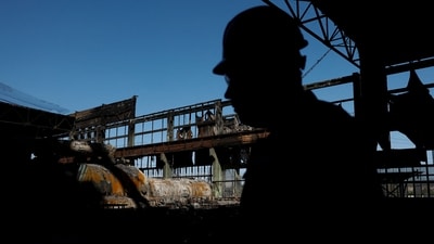 An employee works at a thermal power plant. REUTERS/Valentyn Ogirenko (REUTERS)