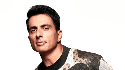 Sonu Sood took to X to share a tweet on a viral video that shows a Swiggy delivery man stealing a customer's shoes. (File Photo) Sonu Sood took to X to share a tweet on a viral video that shows a Swiggy delivery man stealing a customer's shoes. (File Photo)