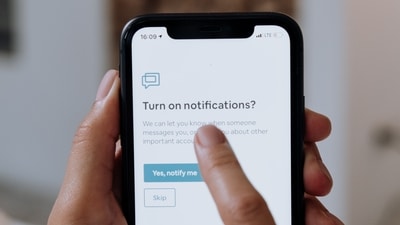 We’re so overwhelmed with notifications that our mind gets tuned to receive those signals periodically. (Pexels) We’re so overwhelmed with notifications that our mind gets tuned to receive those signals periodically. (Pexels)