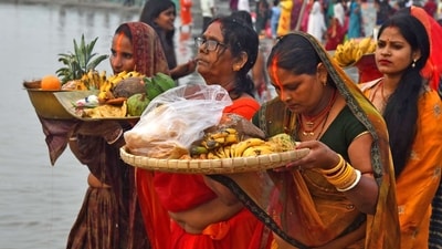 On Sunday in Guwahati, devotees performed rituals and offered Sandhya Arghya to the sun god during the 'Chaiti Chhath Puja' on the banks of the Brahmaputra River. (Rupjyoiti Sarmah/ANI photo) On Sunday in Guwahati, devotees performed rituals and offered Sandhya Arghya to the sun god during the 'Chaiti Chhath Puja' on the banks of the Brahmaputra River. (Rupjyoiti Sarmah/ANI photo)