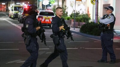 Armed police patrol outside the Westfield Bondi Junction shopping mall after a stabbing incident in Sydney on April 13, 2024. The number of people killed by a knife-wielding assailant in a Sydney shopping centre on April 13 has climbed to six, police said. (AFP) Armed police patrol outside the Westfield Bondi Junction shopping mall after a stabbing incident in Sydney on April 13, 2024. The number of people killed by a knife-wielding assailant in a Sydney shopping centre on April 13 has climbed to six, police said. (AFP)