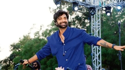 Singer Akhil Sachdeva wowed the crown with his star performance on the final day of Hansraj College's fest, Confluence '24. (Photo: Dhruv Sethi/HT) Singer Akhil Sachdeva wowed the crown with his star performance on the final day of Hansraj College's fest, Confluence '24. (Photo: Dhruv Sethi/HT)