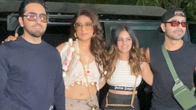 Ayushmann Khurrana, Tahira Kashyap, Aparshakti Khurana and Akriti Khurana came together. Ayushmann Khurrana, Tahira Kashyap, Aparshakti Khurana and Akriti Khurana came together.