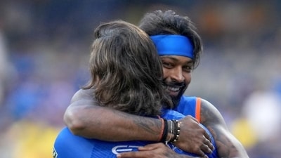Hardik Pandya and MS Dhoni share a special moment ahead of the 
mega MI vs CSK clash. (X Image)