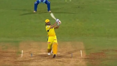 MS Dhoni hit Hardik Pandya for three successive sixes (IPL) MS Dhoni hit Hardik Pandya for three successive sixes (IPL)