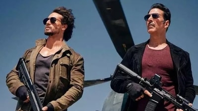 Akshay Kumar and Tiger Shroff in a still from Bade Miyan Chote Miyan Akshay Kumar and Tiger Shroff in a still from Bade Miyan Chote Miyan