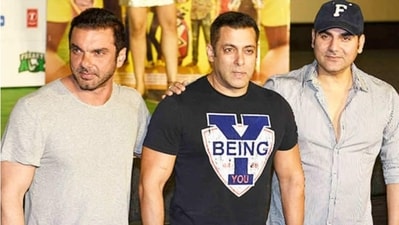 Sohail Khan, Arbaaz Khan arrived at Galaxy Apartments after gun-firing incident