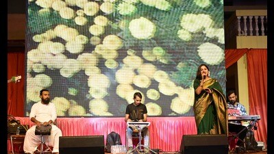Singer Soumi Ghosh at the Poila Boishak celebrations at Bengali Club on Sunday. (HT) Singer Soumi Ghosh at the Poila Boishak celebrations at Bengali Club on Sunday. (HT)