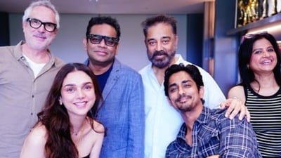 Kamal Haasan hosts filmmaker Alfonso Cauron. Kamal Haasan hosts filmmaker Alfonso Cauron.