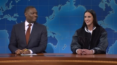 Michael Che and basketball champ Caitlin Clark on SNL's Weekend Update. (Saturday Night Live) Michael Che and basketball champ Caitlin Clark on SNL's Weekend Update. (Saturday Night Live)