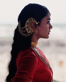 Opt for heavy ear cuffs to make an effortless statement (Photo: Instagram) Opt for heavy ear cuffs to make an effortless statement (Photo: Instagram)
