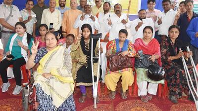 In the Noida assembly constituency, 4,288 senior citizen (above 85 years) voters and 4,453 disabled voters were identified by the administration. (Santosh Kumar/HT Photo) In the Noida assembly constituency, 4,288 senior citizen (above 85 years) voters and 4,453 disabled voters were identified by the administration. (Santosh Kumar/HT Photo)