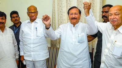 Solapur: NCP President Sharad Pawar, Senior Congress leader Sushilkumar Shinde, Former Deputy Chief Minister Vijaysingh Mohite-patil and Dhairyasheel Mohite-patil after a press conference at Akluj in Solapur, Maharashtra, Sunday, April 14, 2024. (PTI Photo) (PTI04_14_2024_000249A) (PTI) Solapur: NCP President Sharad Pawar, Senior Congress leader Sushilkumar Shinde, Former Deputy Chief Minister Vijaysingh Mohite-patil and Dhairyasheel Mohite-patil after a press conference at Akluj in Solapur, Maharashtra, Sunday, April 14, 2024. (PTI Photo) (PTI04_14_2024_000249A) (PTI)