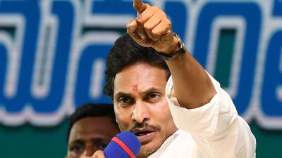 Some miscreants pelted stone on chief minister YS Jagan Mohan Reddy during a poll rally on Saturday. (ANI) Some miscreants pelted stone on chief minister YS Jagan Mohan Reddy during a poll rally on Saturday. (ANI)