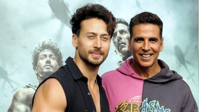 Bade Miyan Chote Miyan box office collection worldwide day 4: Akshay Kumar and Tiger Shroff pose for photographs during promotion of the film Bade Miyan Chote Miyan. (PTI) Bade Miyan Chote Miyan box office collection worldwide day 4: Akshay Kumar and Tiger Shroff pose for photographs during promotion of the film Bade Miyan Chote Miyan. (PTI)