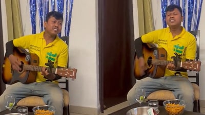 Snapshot of Blinkit delivery person singing. (X/@imsoumyarendra) Snapshot of Blinkit delivery person singing. (X/@imsoumyarendra)