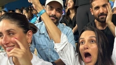 Kareena Kapoor, Angad Bedi, John Abraham, and Neha Dhupia watch IPL together Kareena Kapoor, Angad Bedi, John Abraham, and Neha Dhupia watch IPL together