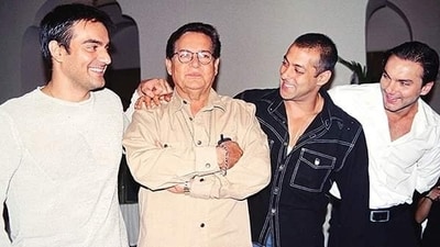 Salim Khan with his kids Arbaaz, Salman Khan and Sohail.