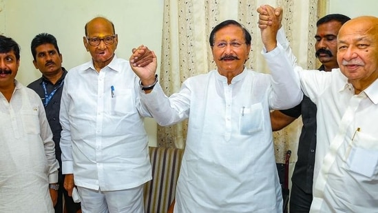 Solapur: NCP President Sharad Pawar, Senior Congress leader Sushilkumar Shinde, Former Deputy Chief Minister Vijaysingh Mohite-patil and Dhairyasheel Mohite-patil after a press conference at Akluj in Solapur, Maharashtra, Sunday, April 14, 2024. (PTI Photo) (PTI04_14_2024_000249A) (PTI)