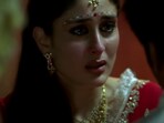 Kareena Kapoor was cast opposite Ajay Devgn in Omkara (2006) Kareena Kapoor was cast opposite Ajay Devgn in Omkara (2006)