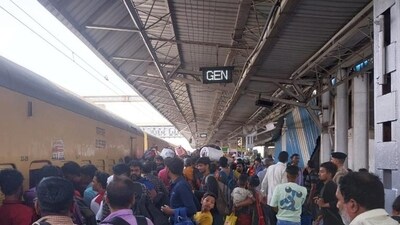 WR scrambles to accommodate migrant labour exodus from Udhna, Surat WR scrambles to accommodate migrant labour exodus from Udhna, Surat