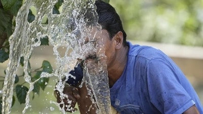 Easy access to drinking water, swimming pools and spray pads should be ensured for everyone. This can help people to stay cool during extreme heat waves. (File Photo/AP) Easy access to drinking water, swimming pools and spray pads should be ensured for everyone. This can help people to stay cool during extreme heat waves. (File Photo/AP)