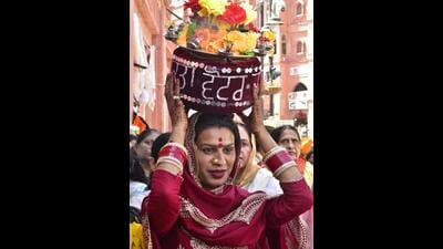 A transgender voter takes a part in an awareness rally under SVEEP campaign in Amritsar on Tuesday. (Sameer Sehgal/HT) A transgender voter takes a part in an awareness rally under SVEEP campaign in Amritsar on Tuesday. (Sameer Sehgal/HT)
