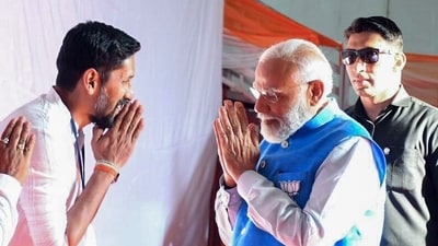 Prime Minister Narendra Modi meets Ram Lalla idol sculptor Arun Yogiraj, at Maharaja’s College Grounds, in Mysuru on Sunday. (ANI Photo) (Arun Yogiraj) Prime Minister Narendra Modi meets Ram Lalla idol sculptor Arun Yogiraj, at Maharaja’s College Grounds, in Mysuru on Sunday. (ANI Photo) (Arun Yogiraj)
