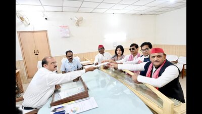 Dimple Yadav files her papers in the presence of Akhilesh Yadav, Ram Gopal Yadav and Shivpal Yadav on Tuesday (Sourced) Dimple Yadav files her papers in the presence of Akhilesh Yadav, Ram Gopal Yadav and Shivpal Yadav on Tuesday (Sourced)