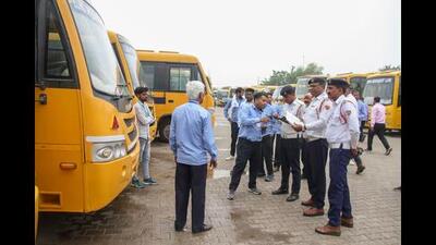 Gurugram administrative officials during checking of school bus fitness certificates in Gurugram on Sunday. (HT File) Gurugram administrative officials during checking of school bus fitness certificates in Gurugram on Sunday. (HT File)