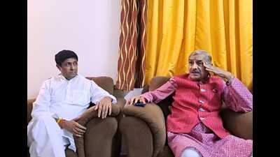 Pramod Tiwari along with Ujjwal Raman Singh addressing media persons in Prayagraj on Tuesday. (HT)