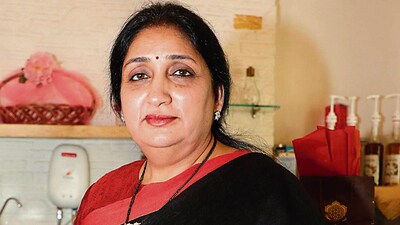 Sunetra said that although she is contesting polls for the first time, she has been active in social work. (HT PHOTO)