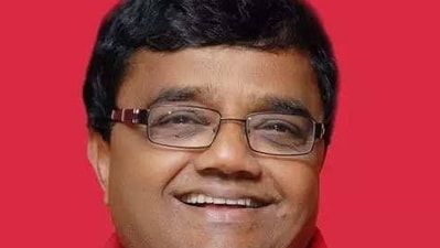 Kollywood ofers condolences as Dwarakish dies at 81. Kollywood ofers condolences as Dwarakish dies at 81.