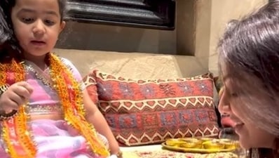 Shilpa Shetty washes daughter Samisha's feet to celebrate Ashtami Shilpa Shetty washes daughter Samisha's feet to celebrate Ashtami