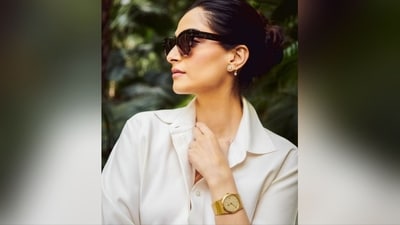 With nude lipstick, mascaraed lashes, contoured cheekbones, blushed cheeks, dewy base, nude lipstick and her tresses pulled back in a neat bun, she completed her stylish look. (Instagram/@sonamkapoor) With nude lipstick, mascaraed lashes, contoured cheekbones, blushed cheeks, dewy base, nude lipstick and her tresses pulled back in a neat bun, she completed her stylish look. (Instagram/@sonamkapoor)