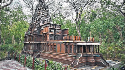 A replica of the Brihadeshwara temple of Thanjavur inside the waste to wonder park at Ajmal Khan Park, Karol Bagh in New Delhi on April 15. (Sanchit Khanna/HT Photo) A replica of the Brihadeshwara temple of Thanjavur inside the waste to wonder park at Ajmal Khan Park, Karol Bagh in New Delhi on April 15. (Sanchit Khanna/HT Photo)