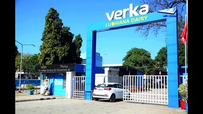 A similar drama was witnessed on January 25 when both groups of the board of directors announced their chairpersons. (HT Photo) A similar drama was witnessed on January 25 when both groups of the board of directors announced their chairpersons. (HT Photo)