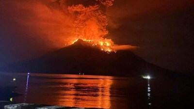 Indonesian authorities issued a tsunami alert Wednesday after eruptions at Ruang mountain sent ash thousands of feet high. (AFP) Indonesian authorities issued a tsunami alert Wednesday after eruptions at Ruang mountain sent ash thousands of feet high. (AFP)