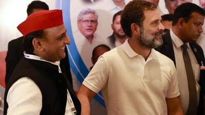 Congress leader Rahul Gandhi and Samajwadi Party chief Akhilesh Yadav. (File) Congress leader Rahul Gandhi and Samajwadi Party chief Akhilesh Yadav. (File)