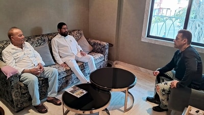 Maharashtra Chief Minister Eknath Shinde meets Bollywood actor Salman Khan and his father Salim Khan days after two men opened fire outside the latter's residence at Bandra in Mumbai. (ANI) Maharashtra Chief Minister Eknath Shinde meets Bollywood actor Salman Khan and his father Salim Khan days after two men opened fire outside the latter's residence at Bandra in Mumbai. (ANI)