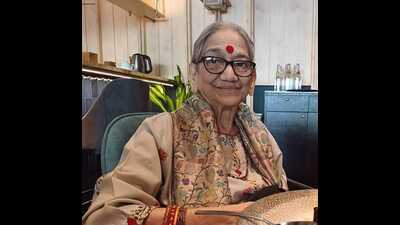 She was the wife of late musician Bhaskar Chandavarkar and is survived by senior journalist Rohit and daughter-in-law Gayatri. (HT PHOTO)