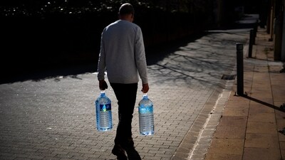Spain: Tourists in Catalonia face water restrictions as drought crisis deepens (AP Photo/Emilio Morenatti, File) Spain: Tourists in Catalonia face water restrictions as drought crisis deepens (AP Photo/Emilio Morenatti, File)
