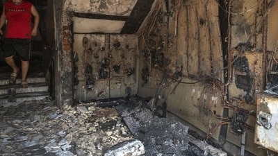 The fire was confined to a meter cabin on the ground floor at 9.48am. At level zero, the Mumbai fire brigade called it a stop fire call and doused it with the help of only one fire tender by 9.54am. (Satish Bate/ HT) The fire was confined to a meter cabin on the ground floor at 9.48am. At level zero, the Mumbai fire brigade called it a stop fire call and doused it with the help of only one fire tender by 9.54am. (Satish Bate/ HT)
