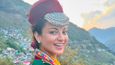 Kangana Ranaut further wrote in Hindi, “I wore Chamba Gaddi dress (worn by the Shepherd community) and everyone gave me many compliments.” Kangana Ranaut further wrote in Hindi, “I wore Chamba Gaddi dress (worn by the Shepherd community) and everyone gave me many compliments.”