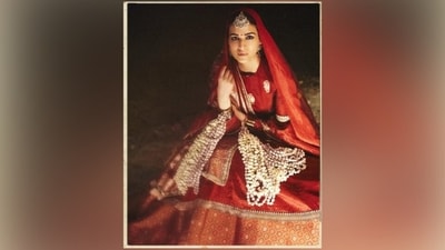 Kriti Sanon shared the photos in two posts with the caption, "Celebrated the rich tradition and artistry of the Bunkar community's textiles at Namo Ghat, Kashi. Proud to be a voice for their talent and our heritage to go global!," and "Har Har Mahadev #Kashi." The post shows her posing for the camera in a sindoori red lehenga from Manish Malhotra's latest collection.&nbsp; (Instagram)