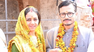 Actors Neha Joshi and Ashutosh Kulkarni in Ayodhya Actors Neha Joshi and Ashutosh Kulkarni in Ayodhya